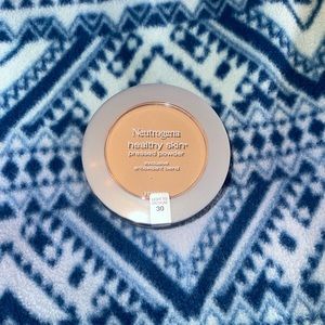 Neutrogena Pressed Powder- 30 Light to Medium